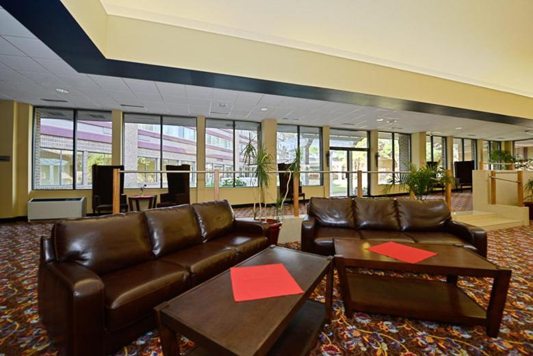 Causeway Bay Hotel Lansing Zewnętrze zdjęcie