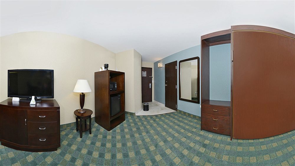 Causeway Bay Hotel Lansing Zewnętrze zdjęcie